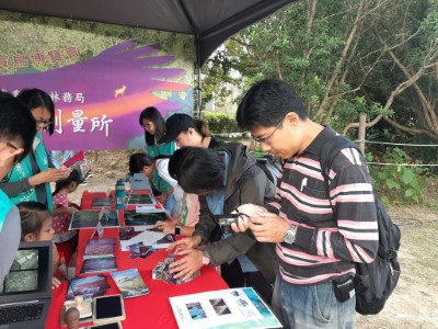 民眾熱情參與立體觀察及拼圖小遊戲