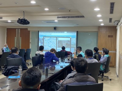 本所同仁解說影像製圖與倉儲系統應用的過程。